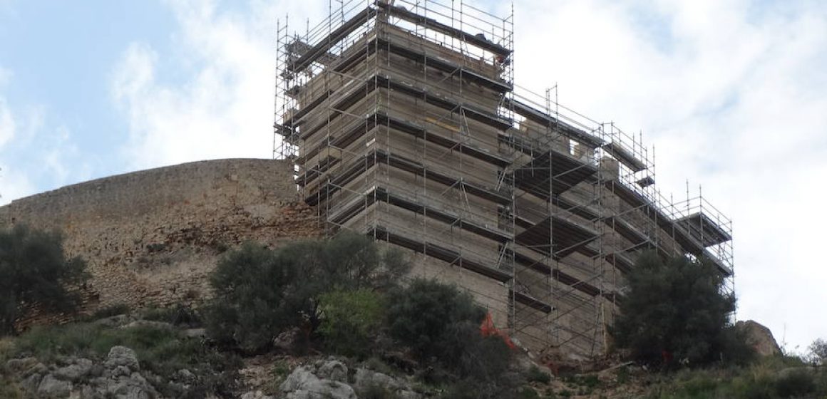 La reconstrucció de la Torre de l’Esperó del Castell acabarà en un mes