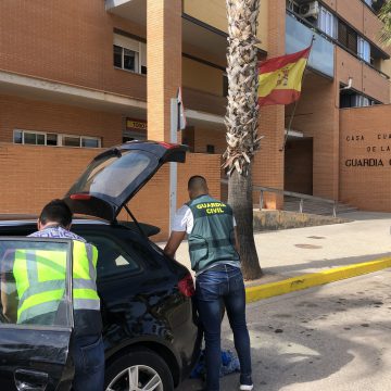 La Policia Nacional i la Guàrdia Civil detenen a tres homes per robar en interior de vehicles a Algemesí