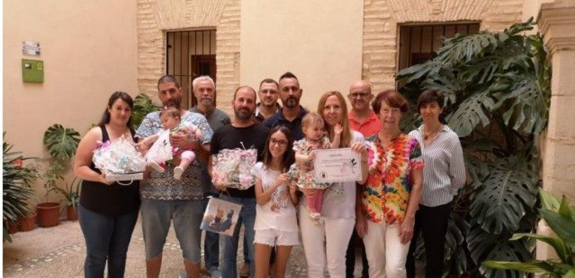 L’ajuntament d’Otos premia la natalitat amb 600 euros per naixement