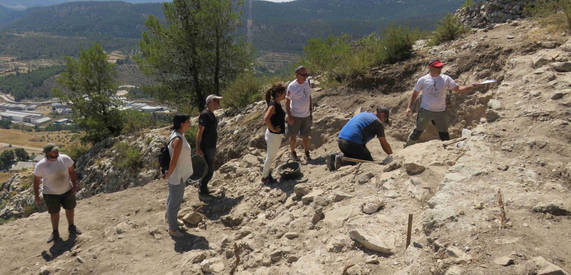 Les excavacions del Castellar d’Alcoi treuen a la llum l’antiga muralla de AL-QüY