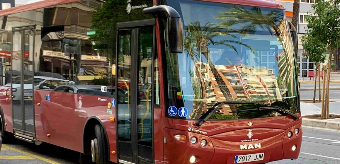 Alzira inicia el dispositiu de transport per a Tots Sants