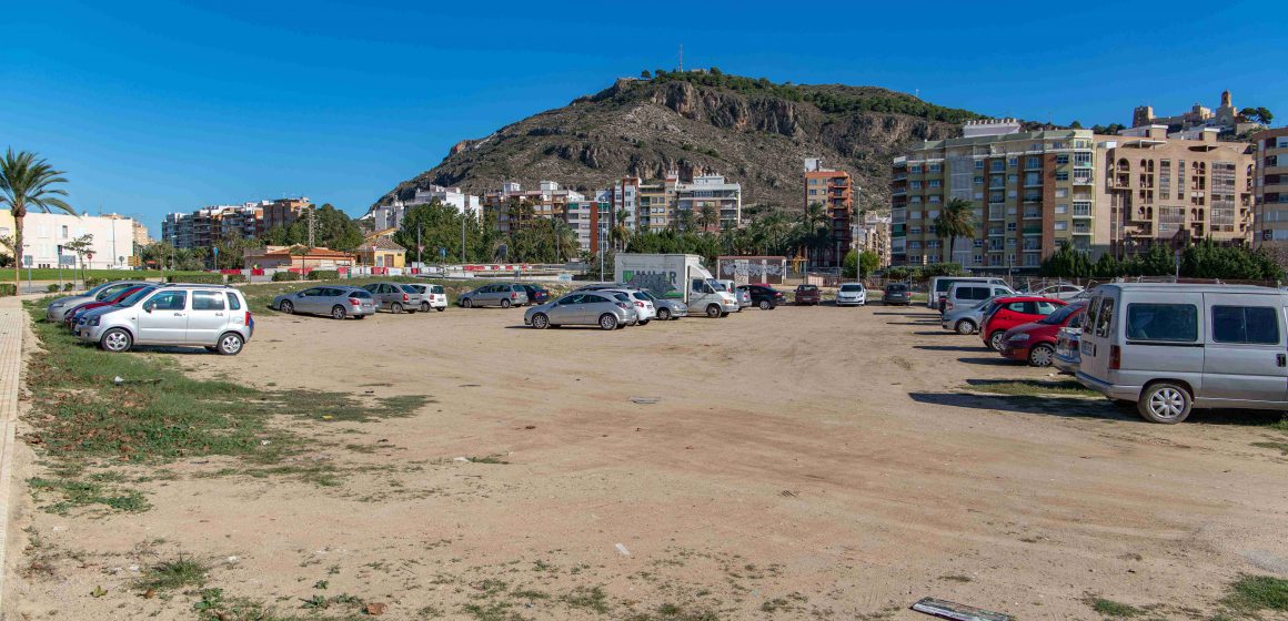 Cullera crea 300 places d’aparcament gratuït a dos minuts del centre