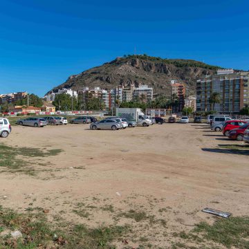 Cullera crea 300 places d’aparcament gratuït a dos minuts del centre