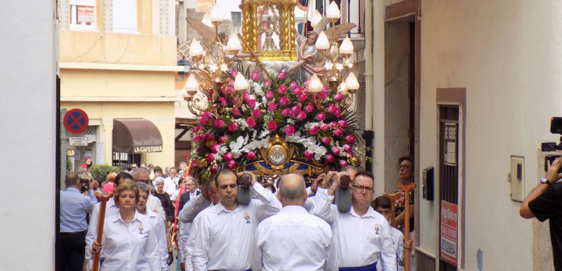 Domingo Garcia, alcalde de Villalonga: «L’oratge i el fet que divendres fóra festiu ha augmentat la participació veïnal de les festes»