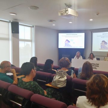 L’Hospital d’Alzira acull la presentació d’un protocol per abordar la violència de gènere des de les farmàcies