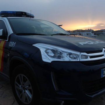 Detingut un home de 53 anys a Alzira després d’incendiar el cotxe de la seua filla