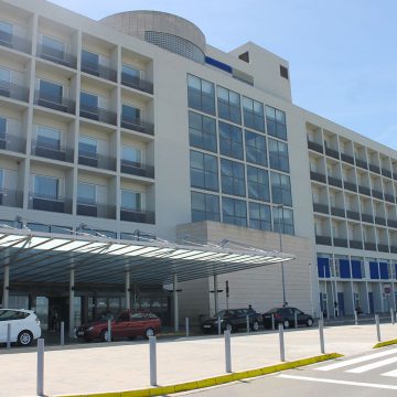 Col·lapse en l’Hospital d’Alzira: 50 persones esperen per a ser ingressades