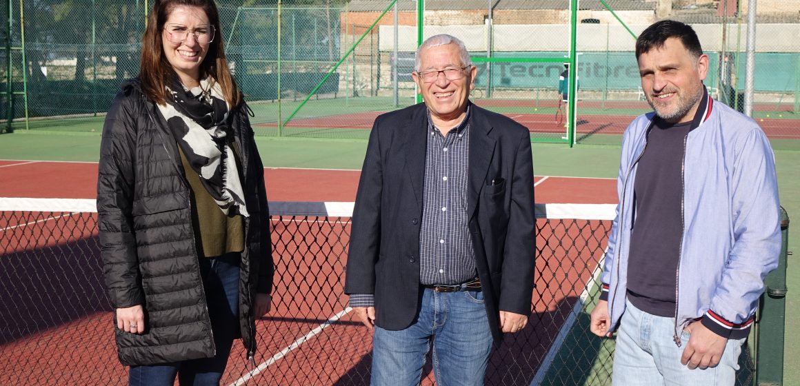 L’Ajuntament d’Ontinyent posa en marxa una Escola de Tennis per a majors de 55 anys