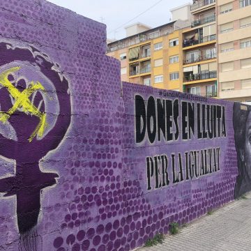 Pintades nazis al mural ‘Dones en lluita per la igualtat’ de Gandia