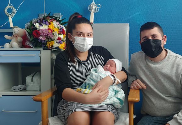 Thiago, el primer xiquet que naix a La Ribera en 2021