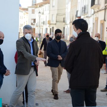 Les obres de renovació urbana del carrer Sant Vicent a Oliva avancen a bon ritme