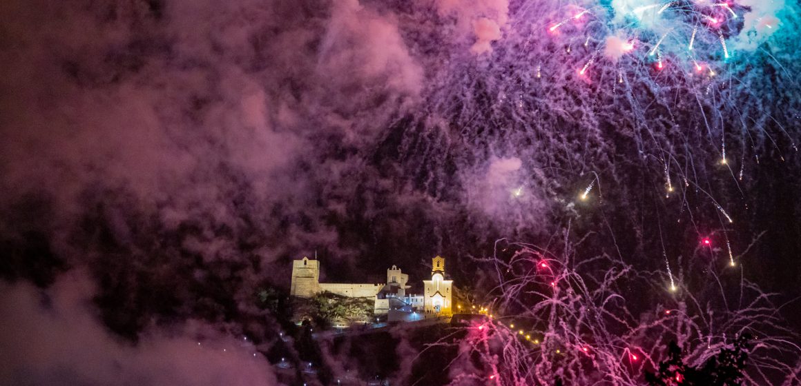 Cullera evoca les Festes Majors amb un concert extraordinari i un castell de focs