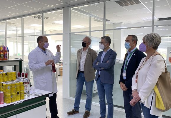 El Conseller Arcadi España visita la planta de ADM Wild a Carcaixent