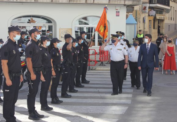 La Plaça Major d’Ontinyent acull l’acte de lliurament del bastó de Comandament de la Policia Nacional