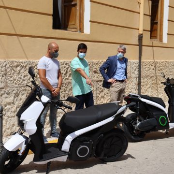 L’Ajuntament d’Oliva adquireix dues noves motocicletes elèctriques