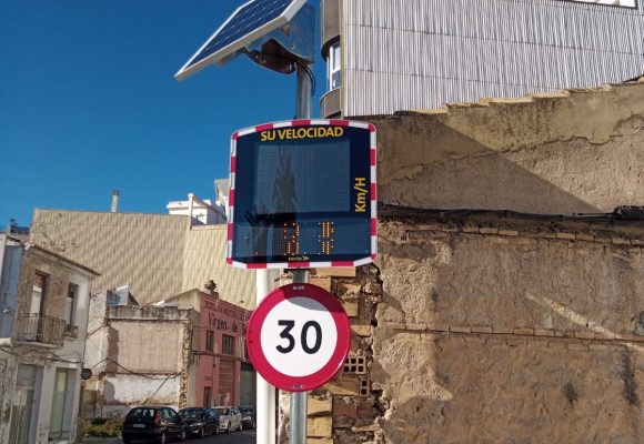 Sueca instal·la radars informatius de velocitat per a protegir vianants i conductors dels perills d’una velocitat excessiva