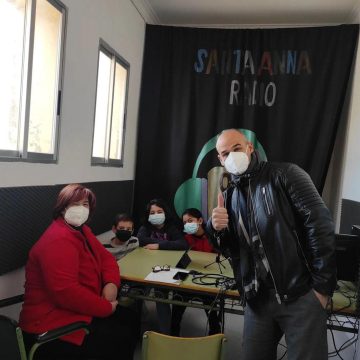 Els centres escolars d’Oliva celebren el Dia de la Ràdio