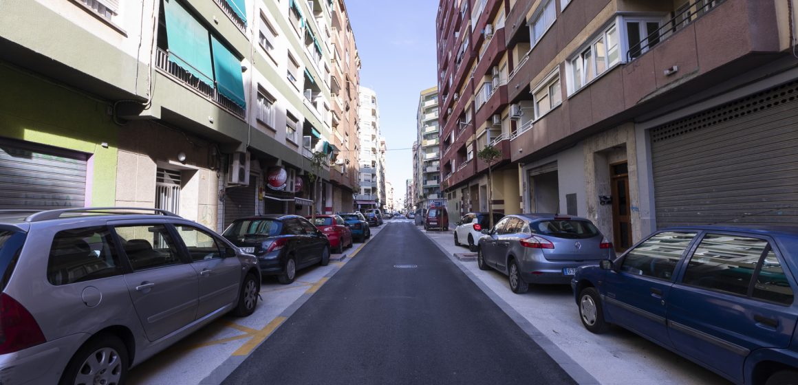 Finalitzen les obres del Plan Director vials al carrer Calderón de la Barca de Gandia