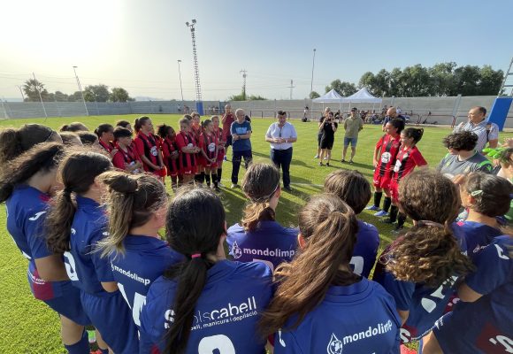 Alzira inaugura el camp de futbol de gespa natural de Xixerà