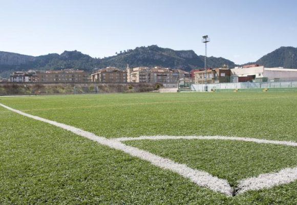Xàtiva substituirà la gespa artificial del camp de futbol municipal «Paquito Coloma»