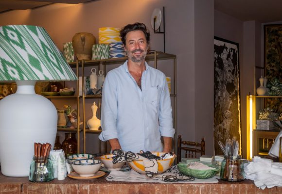 David Segarra obri ‘La Luciole’ a Xàbia, on reuneix decoració artesanal i única de tallers valencians, França i Portugal