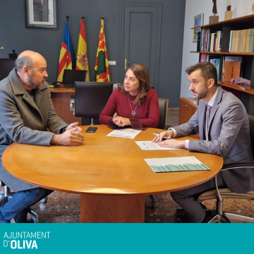 L’Ajuntament d’Oliva i Caixa Popular signen un acord per a afavorir el finançament a emprenedors i autònoms