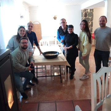 Influencers gastronòmics valencians donen a conèixer el Blat Picat de Vilallonga i la Via Verda