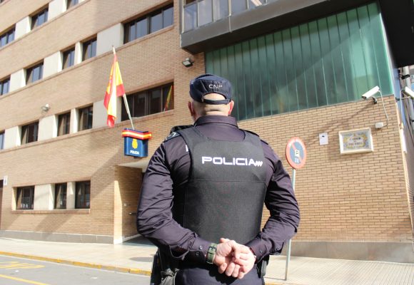 La Policia Nacional deté a tres homes per tancar en una caseta en ruïnes a la parella d’un d’ells en la Ribera Alta