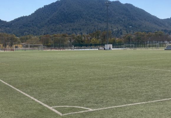 Xàtiva avança en la renovació de la gespa dels camps de futbol municipals