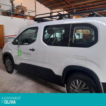 L’Ajuntament d’Oliva suma una furgoneta elèctrica a la flota municipal