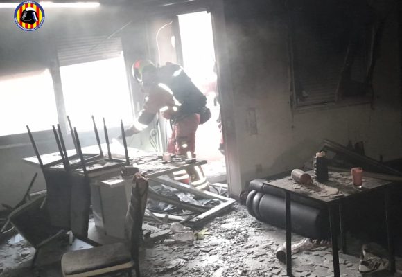 Un ferit greu en  l’incendi d’un habitatge a Ontinyent