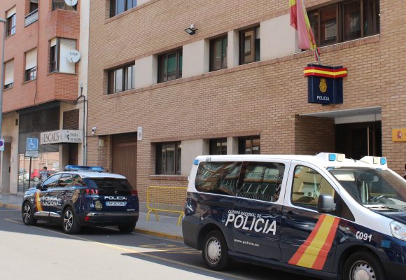 La Policia Nacional deté en Alzira a quatre dones especialitzades en robatoris amb força en domicilis