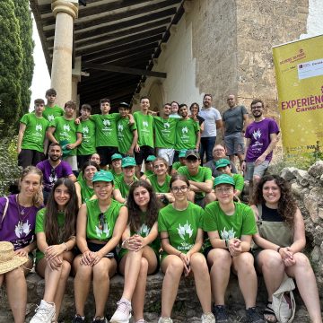 Joves procedents de tot l’Estat participen en un camp de voluntariat al Castell de Xàtiva
