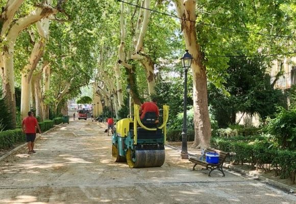Xàtiva repara el paviment del Jardí del Bes