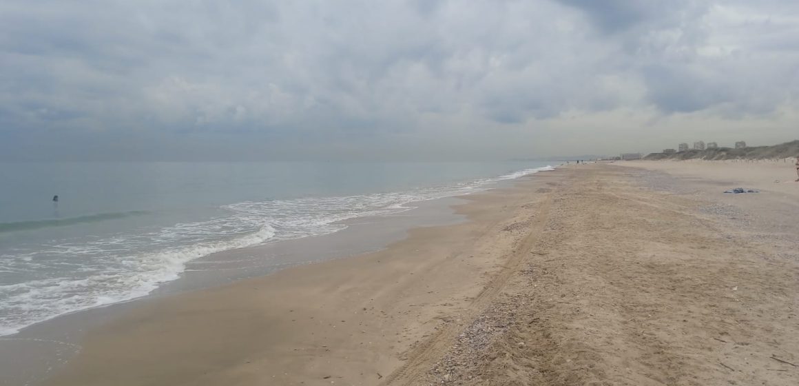 Les platges de Sueca, El Mareny i el Perelló continuen sense solució