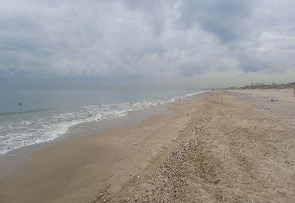 Les platges de Sueca, El Mareny i el Perelló continuen sense solució