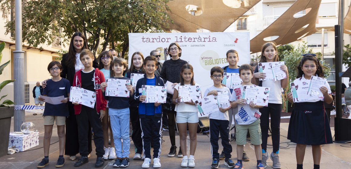 Gandia reconeix els joves lectors el Dia de les Biblioteques